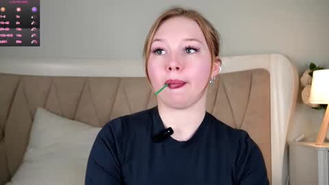 Snapshot of peggyalder chatting on February 2025 10:09:01 AM Kylie online show from February 2025 10:09:01 AM