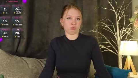 Snapshot of peggyalder chatting on March 2025 10:24:01 AM Kylie online show from March 2025 10:24:01 AM