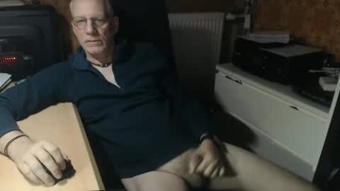 Pemue65 online show from December 2025 06:33:02 AM