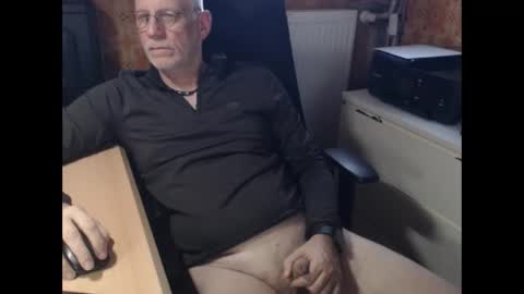 Pemue65 online show from December 2025 08:18:01 AM