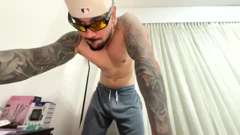 Snapshot of penebunny chatting on April 2026 05:21:01 AM penebunny online show from April 2026 05:21:01 AM