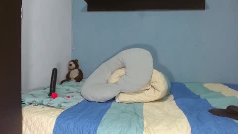 penelope_29 online show from December 2025 07:32:01 PM