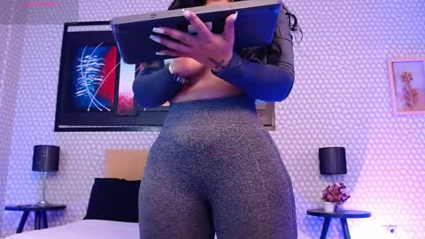 Penelope  Lets get to 100 hands up  online show from April 2026 04:39:01 AM