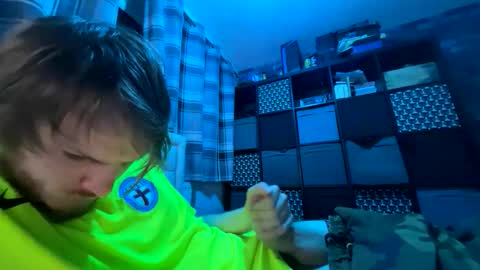 Snapshot of penguin666778 chatting on September 2025 12:47:01 AM Penguin online show from September 2025 12:47:01 AM