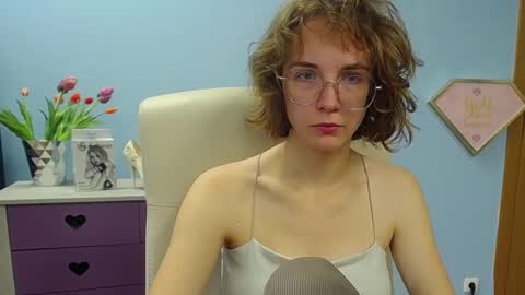 Snapshot of penny_lust chatting on September 2025 06:47:02 AM Penny online show from September 2025 06:47:02 AM