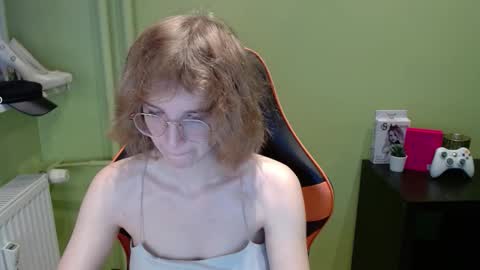 Snapshot of penny_lust chatting on December 2025 07:39:01 AM Penny online show from December 2025 07:39:01 AM