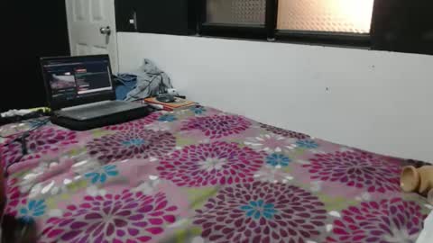 pepe39 online show from April 2026 07:52:01 AM