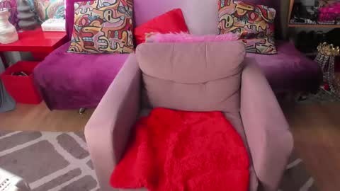 Snapshot of pepperage chatting on February 2025 09:43:01 AM Olivia online show from February 2025 09:43:01 AM