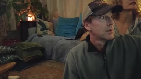 Peppermint and Dusty  online show from December 2024 04:25:02 AM