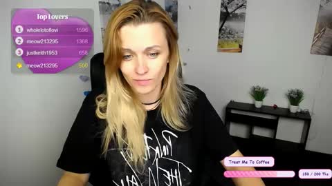 Mia online show from October 2025 06:25:01 AM