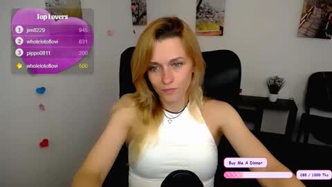 Snapshot of peppymia chatting on November 2025 10:46:02 AM Mia online show from November 2025 10:46:02 AM