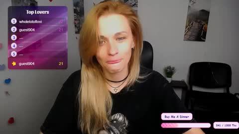 Snapshot of peppymia chatting on November 2025 10:59:01 AM Mia online show from November 2025 10:59:01 AM