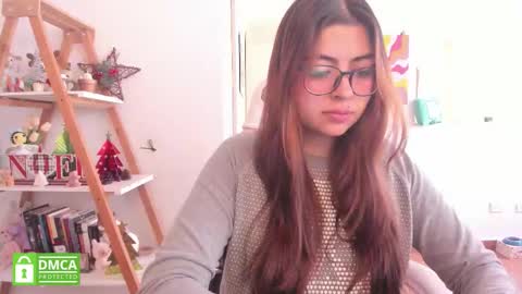 Sarah Ana Banana online show from November 2025 07:03:03 PM