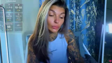 Snapshot of perfecttbaby77n chatting on October 2025 07:53:01 AM Anna online show from October 2025 07:53:01 AM