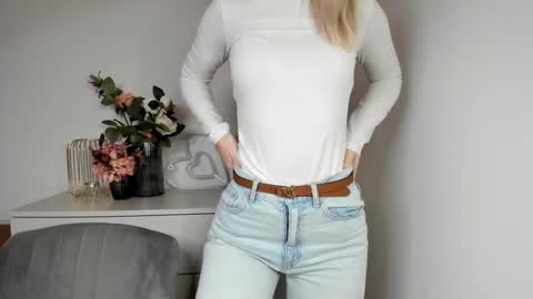 Cindy online show from December 2024 10:34:02 AM