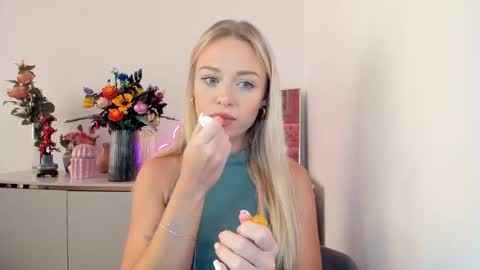 Cindy online show from September 2025 05:44:01 AM