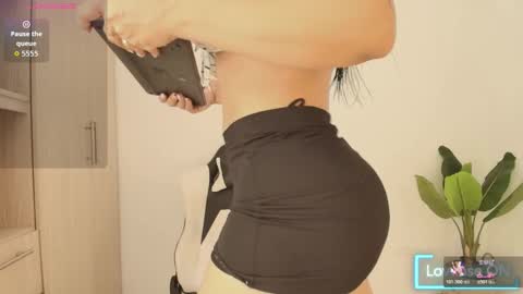 PERLA online show from October 2025 02:18:02 PM