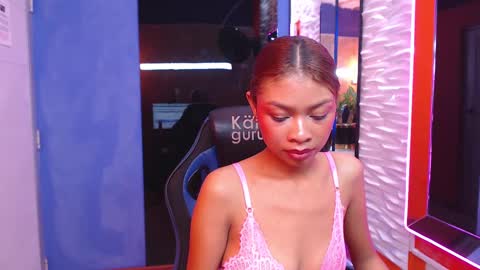 Perla online show from February 2025 06:20:02 PM