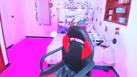 PERLA online show from July 2026 01:48:01 PM