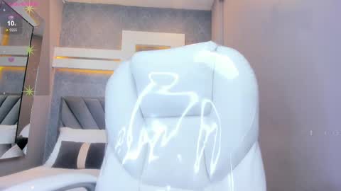 PERLA  online show from February 2025 11:26:02 PM