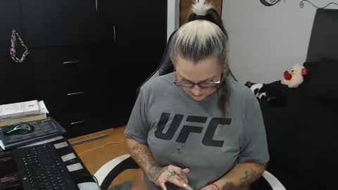 goloza online show from November 2025 02:32:02 AM