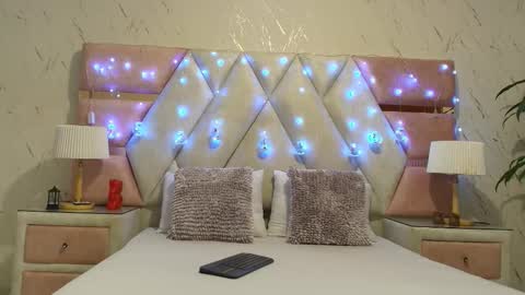 You Perla  online show from December 2025 11:29:01 AM