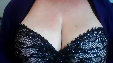 perlita070822 online show from June 2026 04:23:01 AM