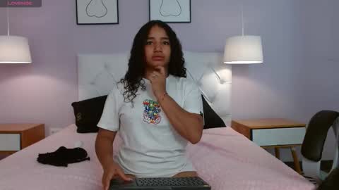 Persefone  online show from March 2026 11:27:01 AM