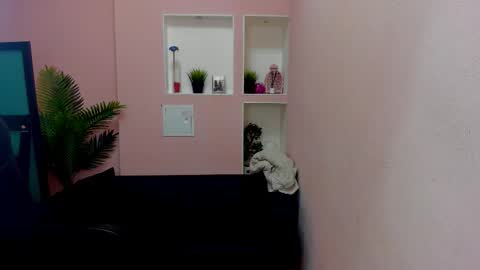 Snapshot of persinaky chatting on November 2025 05:38:01 AM horror flying on the wings of the night.... online show from November 2025 05:38:01 AM