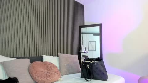 Lizza online show from November 2025 11:54:01 AM