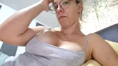 Lisa -  online show from October 2025 09:50:02 AM