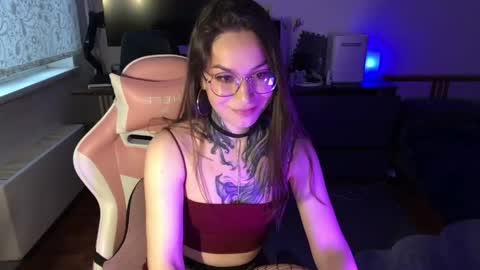 Snapshot of petal_dust_ chatting on April 2026 02:23:01 PM petal_dust_ online show from April 2026 02:23:01 PM