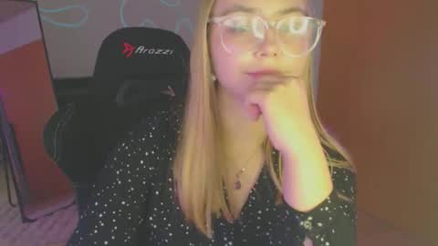 Snapshot of petalkiss chatting on September 2025 02:07:02 PM petalkiss online show from September 2025 02:07:02 PM