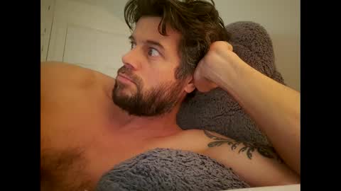 Snapshot of pete_le_meat chatting on April 2026 10:53:01 PM pete_le_meat online show from April 2026 10:53:01 PM