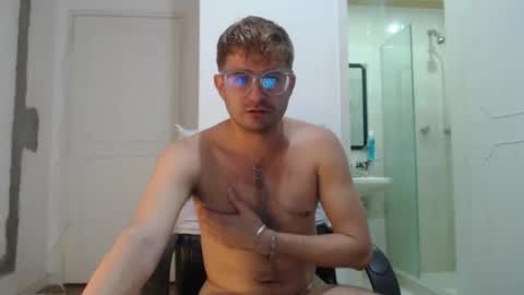 Snapshot of peter_x_annaud chatting on February 2025 10:22:02 PM FELIPE online show from February 2025 10:22:02 PM