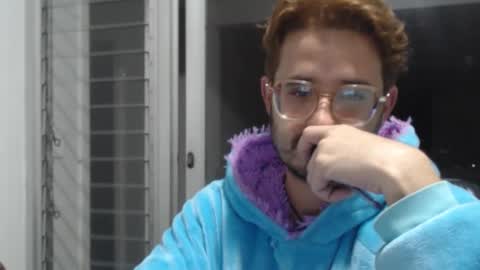 Snapshot of peter_x_annaud chatting on October 2025 01:03:01 AM FELIPE online show from October 2025 01:03:01 AM