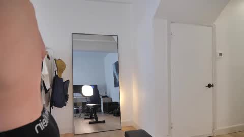 Peter Parker online show from November 2025 06:52:01 PM