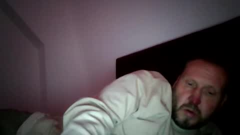 Snapshot of peterpeters443 chatting on May 2026 03:19:01 PM jelle online show from May 2026 03:19:01 PM