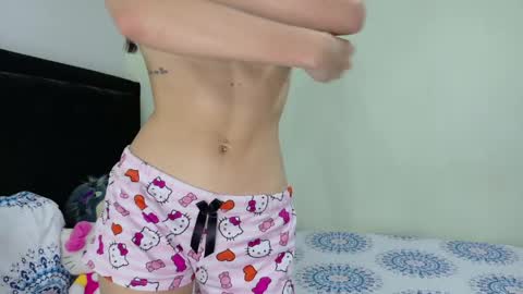 Snapshot of petiite_aliice chatting on April 2026 05:38:02 AM Alice online show from April 2026 05:38:02 AM