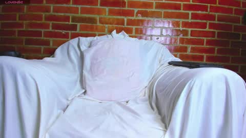 Snapshot of petite_amor chatting on February 2025 07:17:02 PM petite_amor online show from February 2025 07:17:02 PM