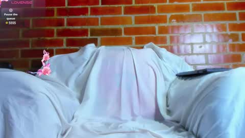 Snapshot of petite_amor chatting on February 2025 11:05:01 PM petite_amor online show from February 2025 11:05:01 PM