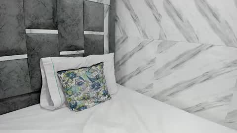 Snapshot of petite_amor chatting on February 2025 07:25:02 PM petite_amor online show from February 2025 07:25:02 PM