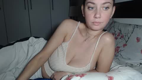 petite_danielle online show from October 2025 06:17:02 PM