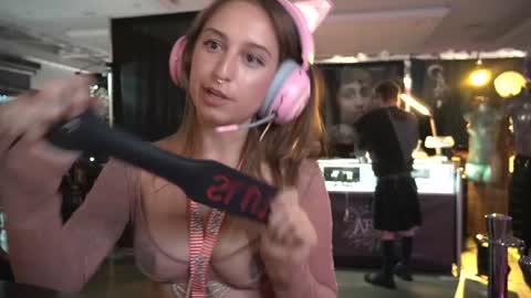 Snapshot of petite_fuck chatting on February 2025 03:41:01 AM Sasha online show from February 2025 03:41:01 AM