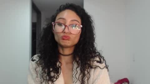 Snapshot of petite_kurly_qt chatting on October 2025 04:57:02 AM loli online show from October 2025 04:57:02 AM