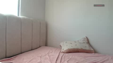 petite_marie_ online show from November 2025 10:15:01 PM