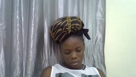 petite_melan online show from October 2025 07:36:02 PM