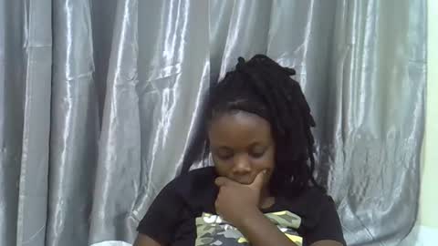 petite_melan online show from October 2025 03:36:01 PM