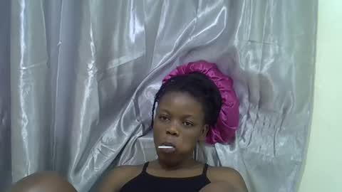 petite_melan online show from November 2025 03:39:02 AM