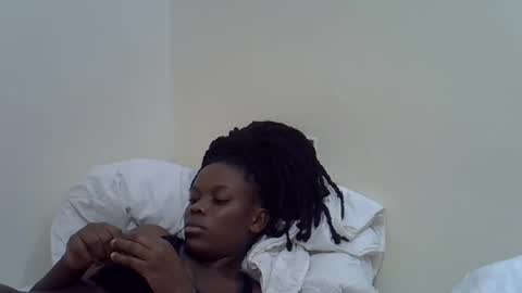 petite_melan online show from November 2025 01:44:01 PM